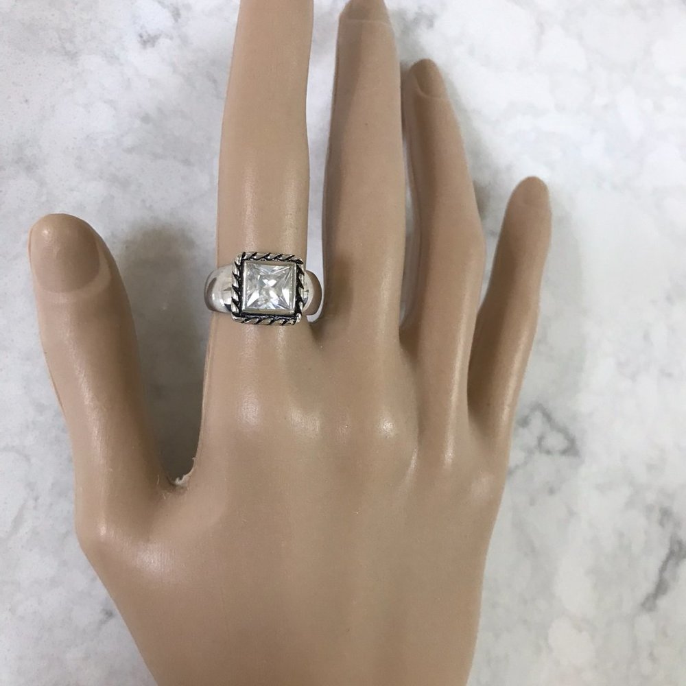 *BRAND NEW* Silpada Silver Square CZ Ring …
